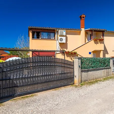 Apartman Orangine *