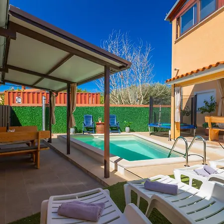 Apartman Orangine *
